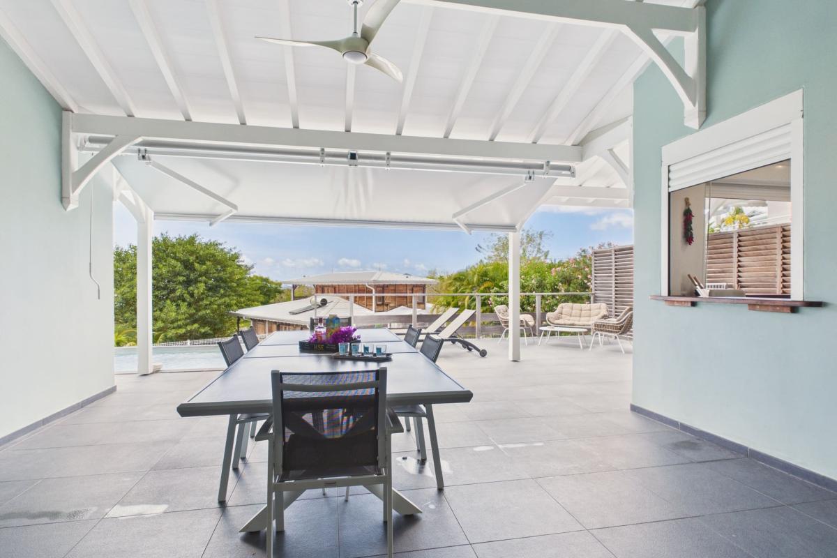 Location villa martinique 12 personnes 4 chambres - table à manger 3